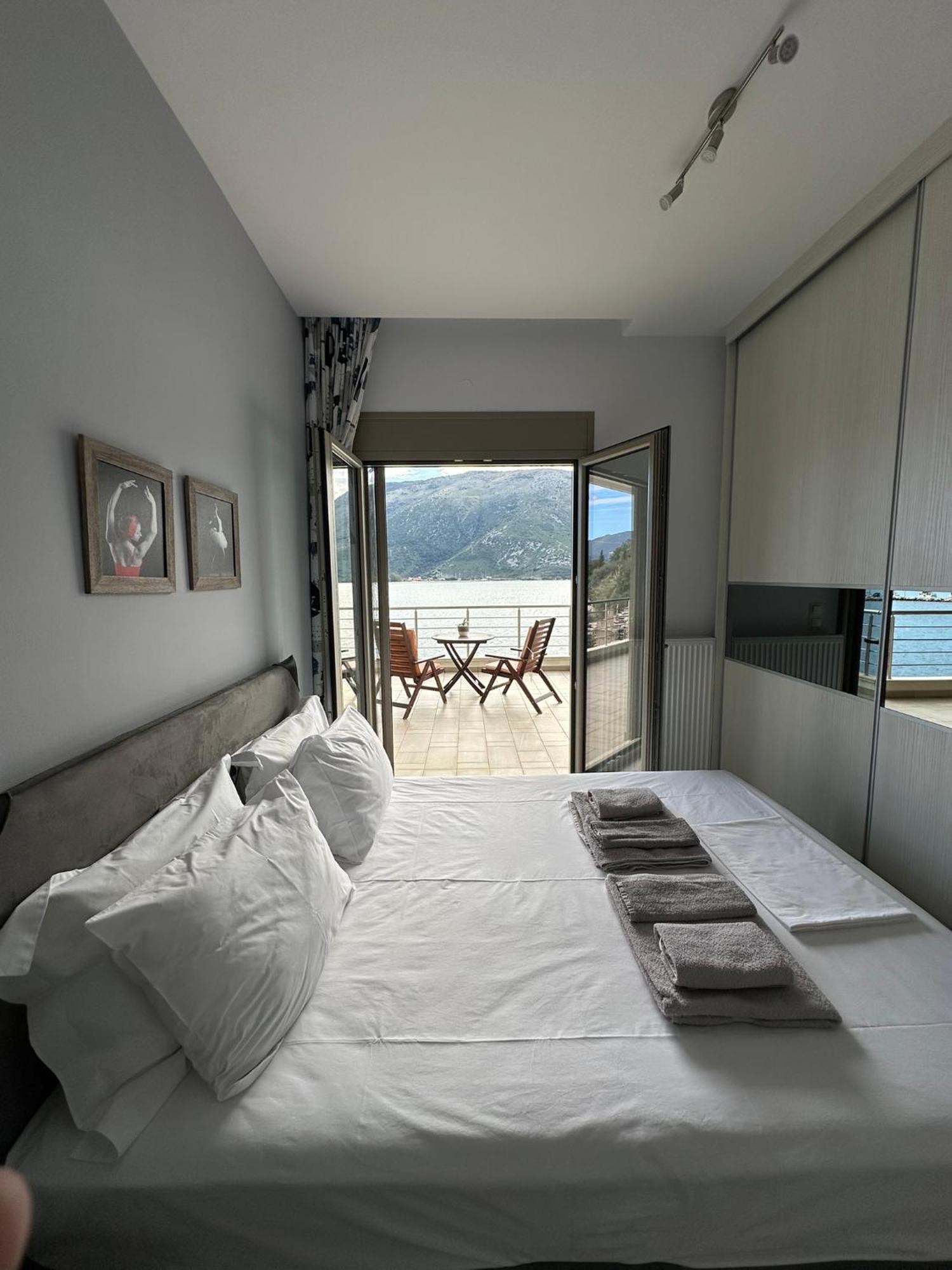 Ocean Views Apartment Plataria Luaran gambar